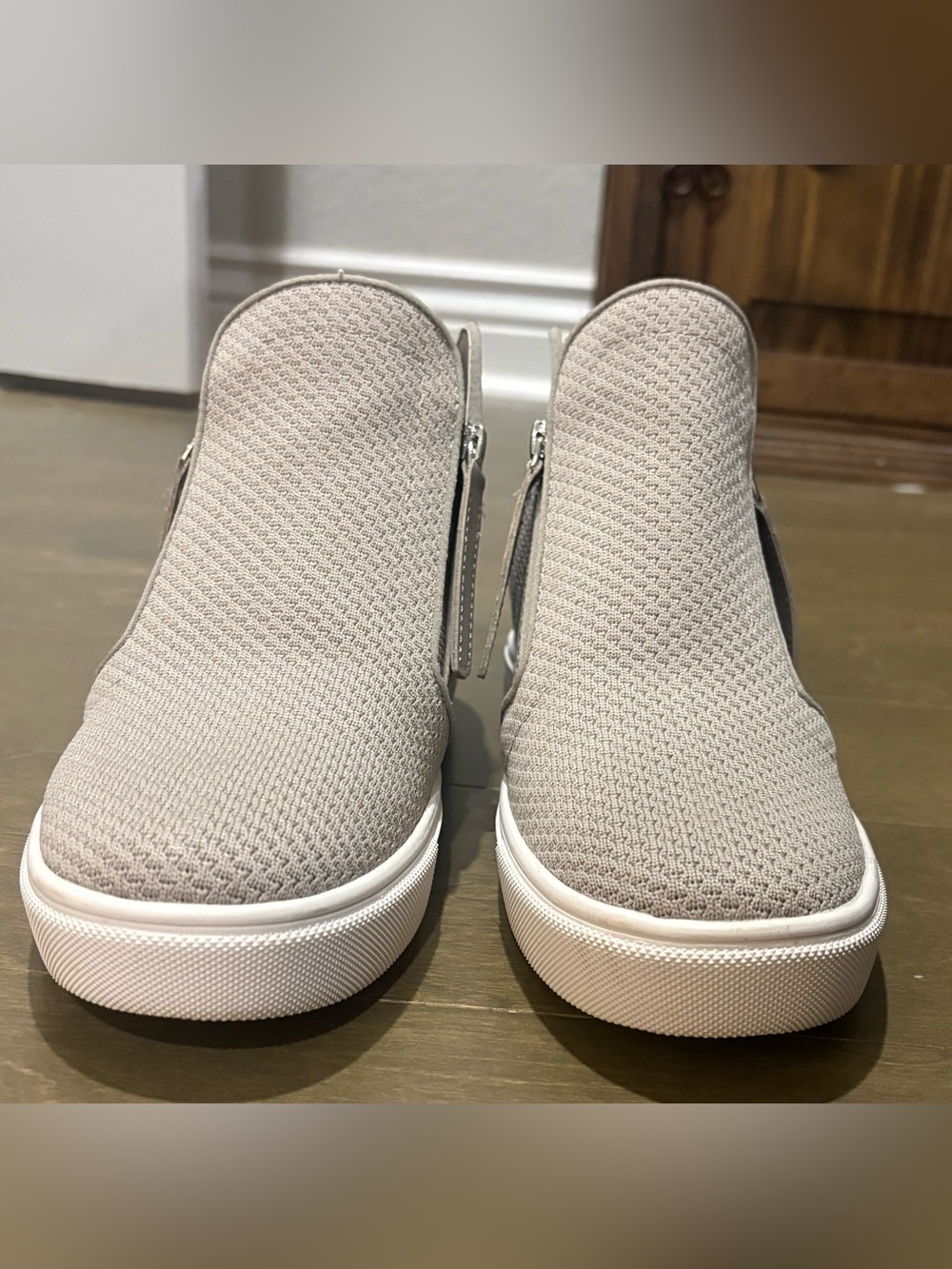 Steve Madden Gray Knit Hidden Wedge High Top Sneakers 9.5 - Picture 2 of 7